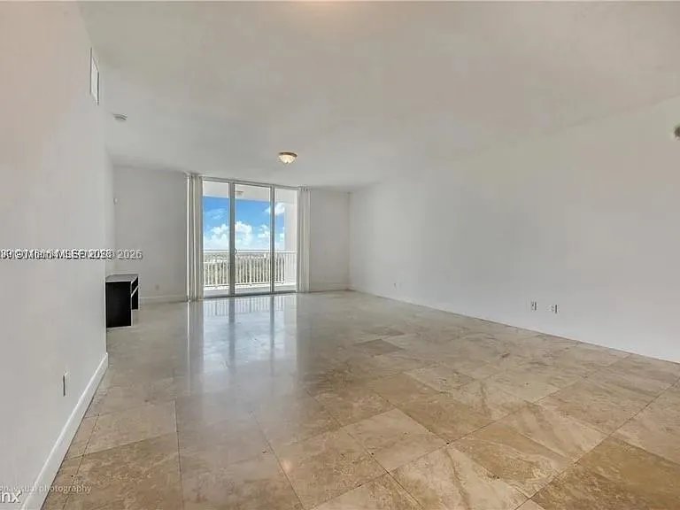 14951 Royal Oaks Ln # 1908, North Miami FL 33181