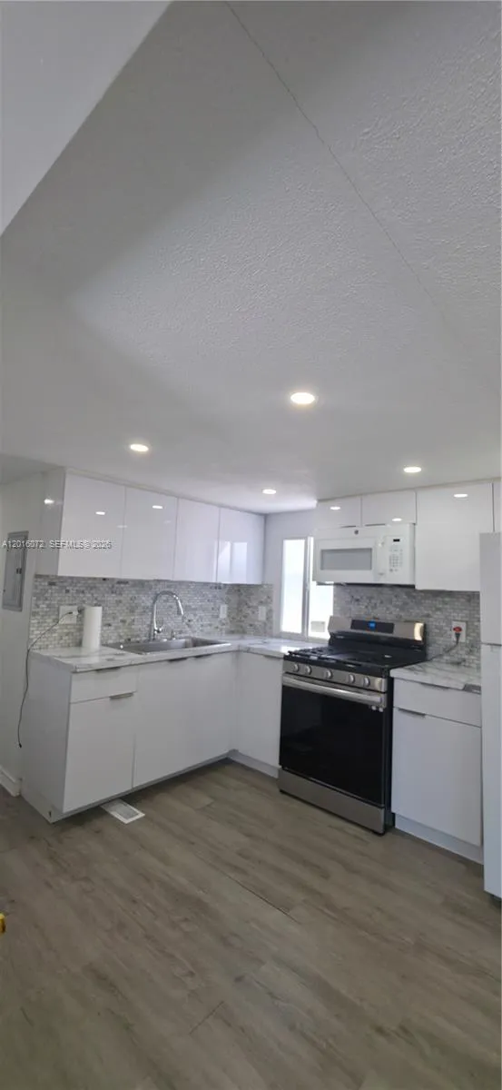1730 SW 85th Ave, Davie FL 33324