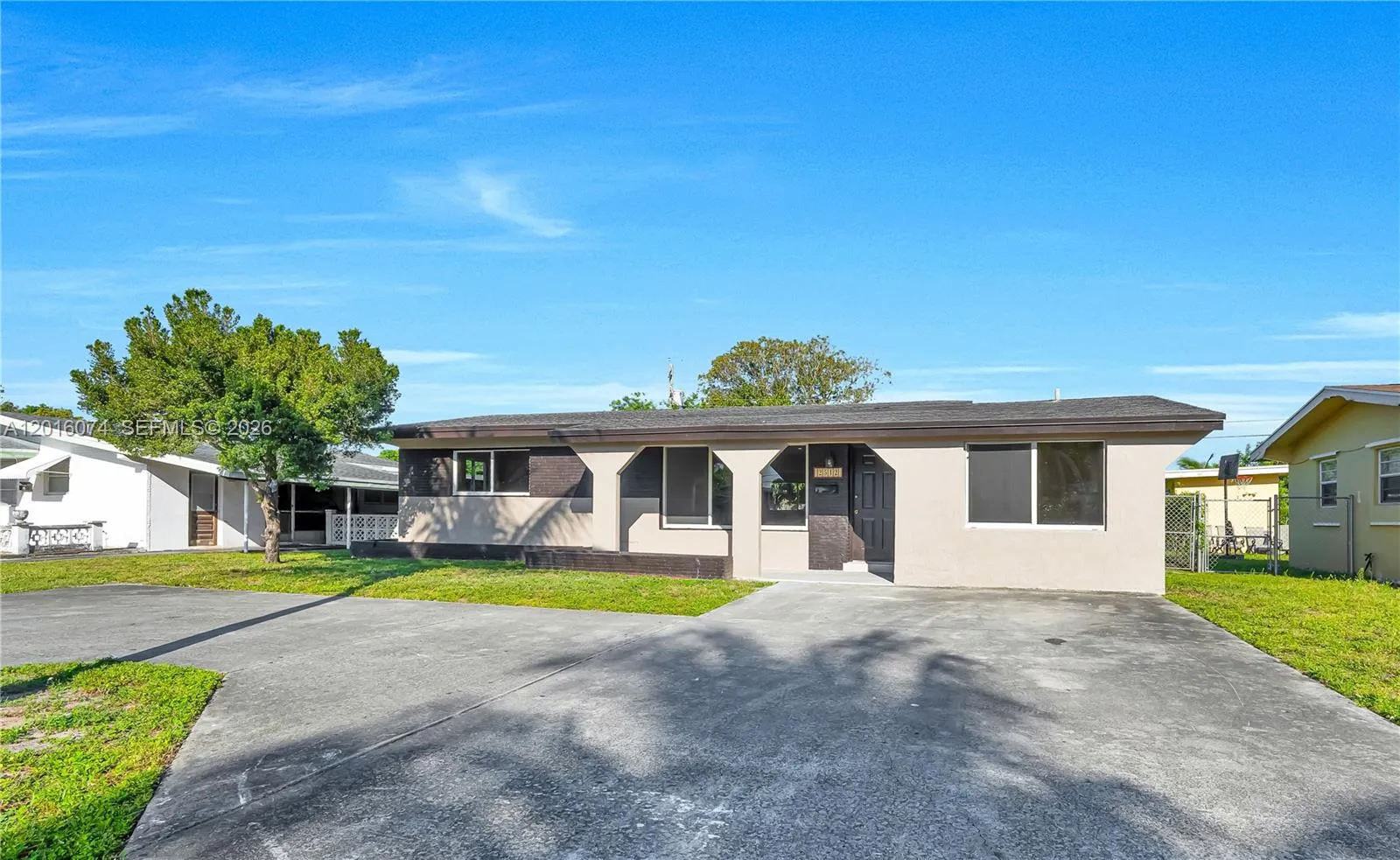 2512 Alcazar Dr, Miramar FL 33023