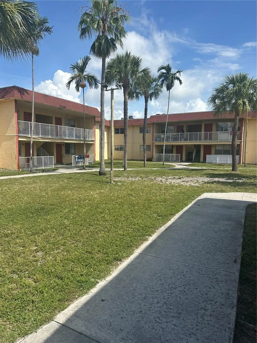 850 E Commercial Blvd # 212B, Oakland Park FL 33334