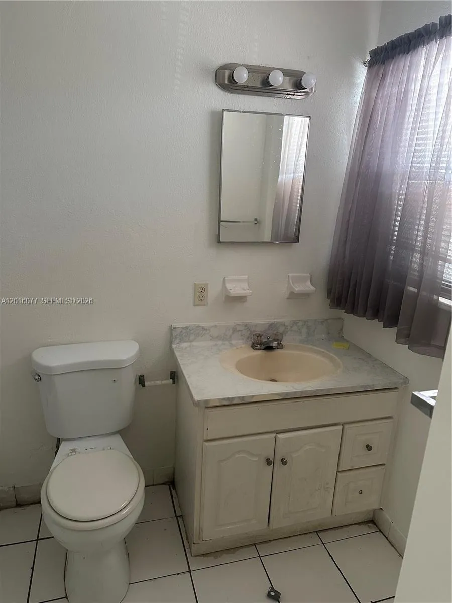 850 E Commercial Blvd # 212B, Oakland Park FL 33334
