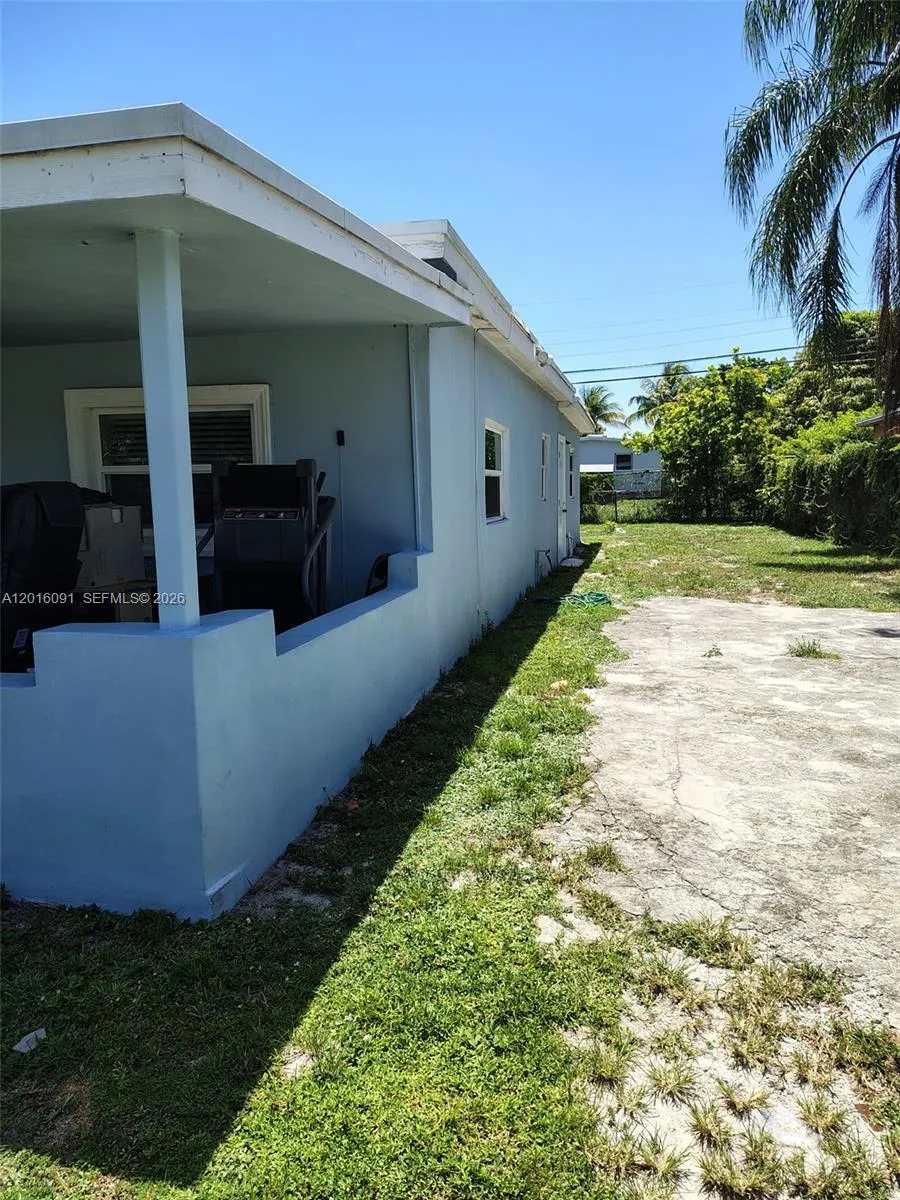 311 NW 28th Way, Fort Lauderdale FL 33311