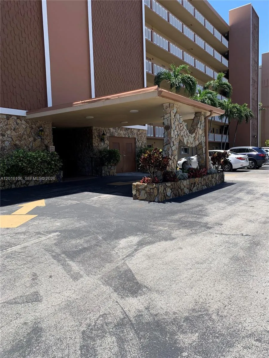 501 NE 14th Ave # 601, Hallandale Beach FL 33009