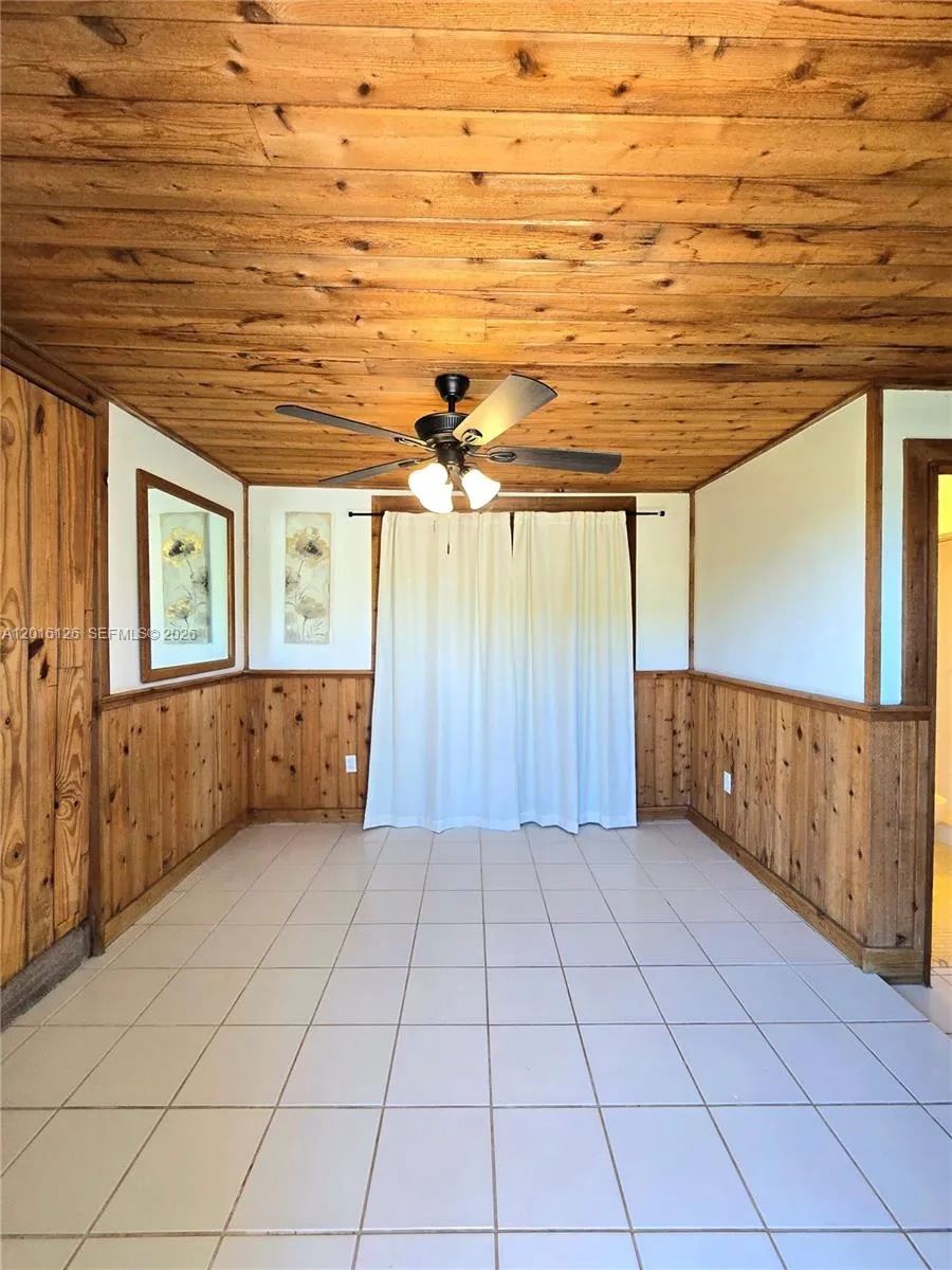 27660 SW 162nd Ave side, Homestead FL 33031