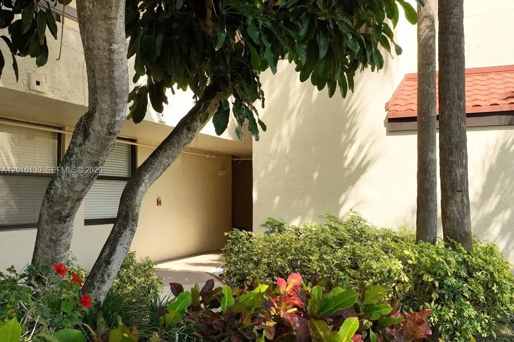 825 Egret Cir # 110, Delray Beach FL 33444