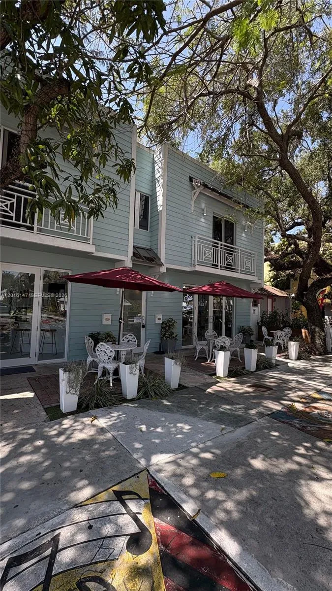 3872 Grand Ave # A, Miami FL 33133