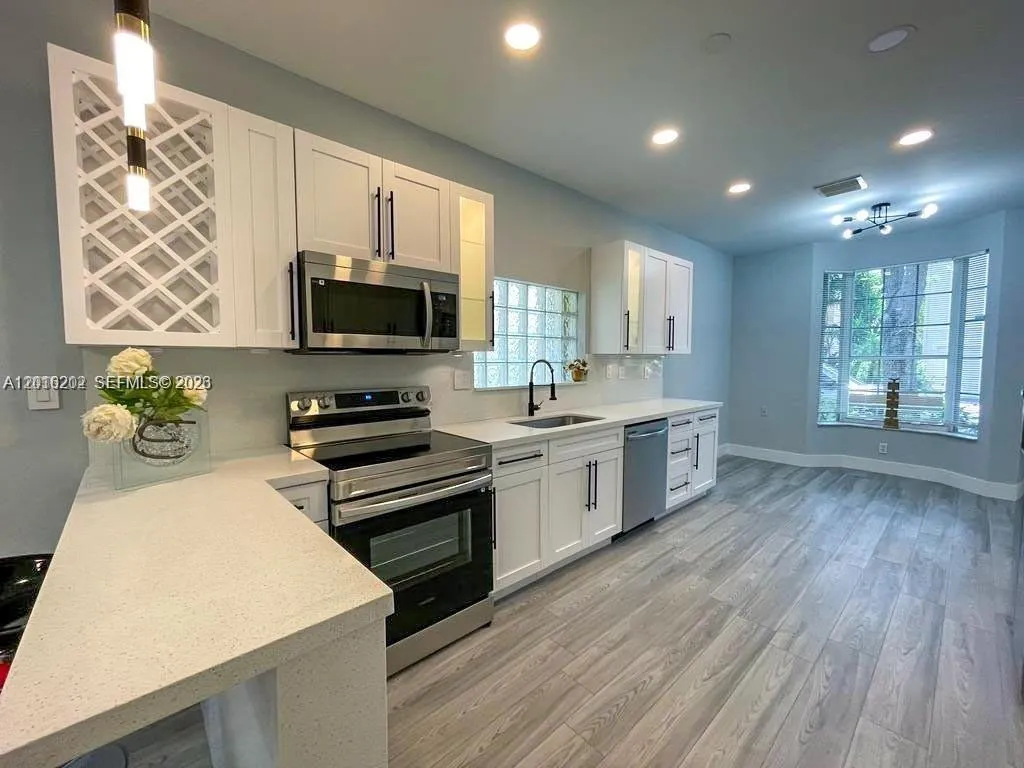3 bedroom 2 bath for sale at 1261 Hayes St, Hollywood FL 33019