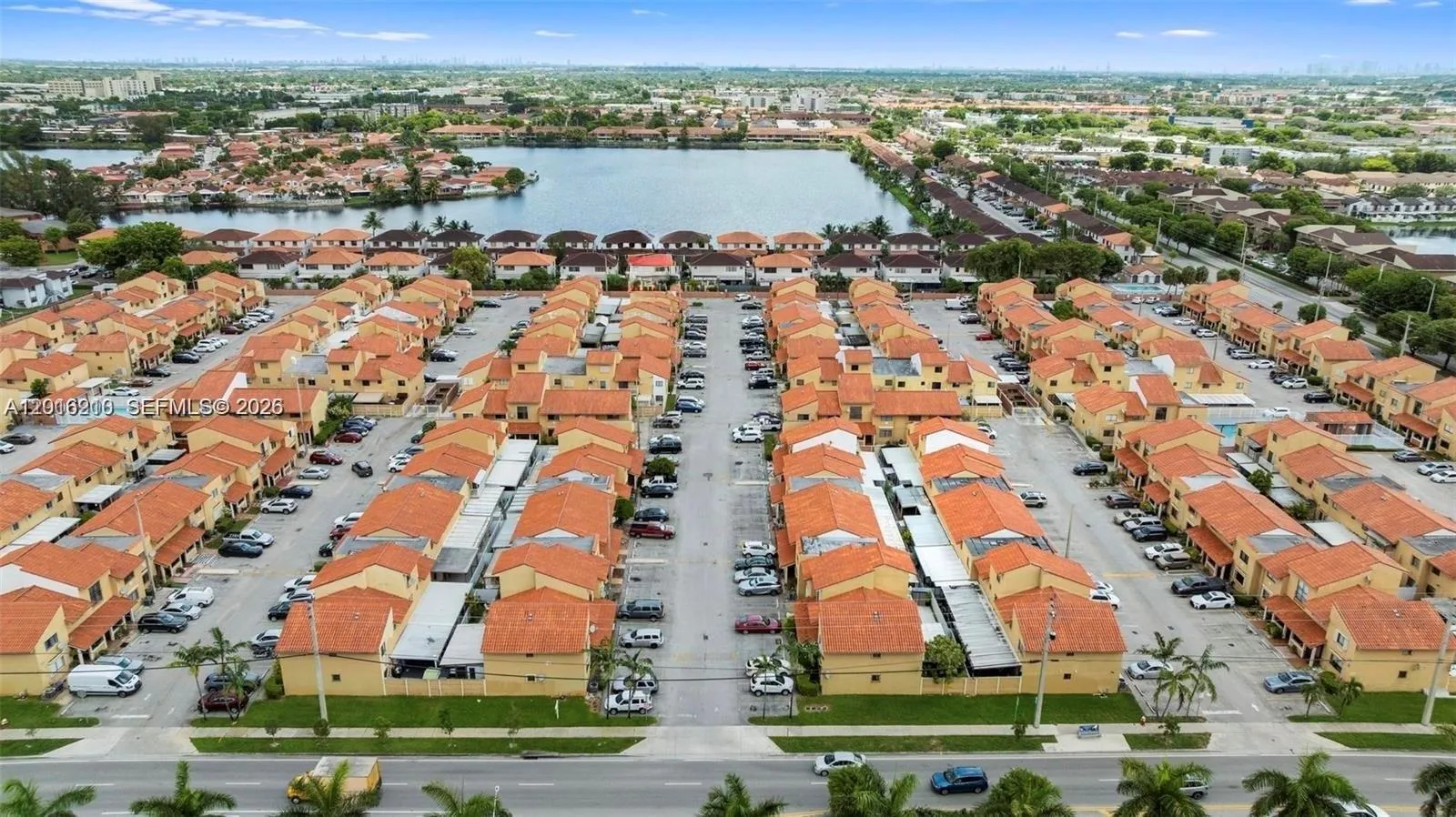 2735 W 60th Pl # 204, Hialeah FL 33016