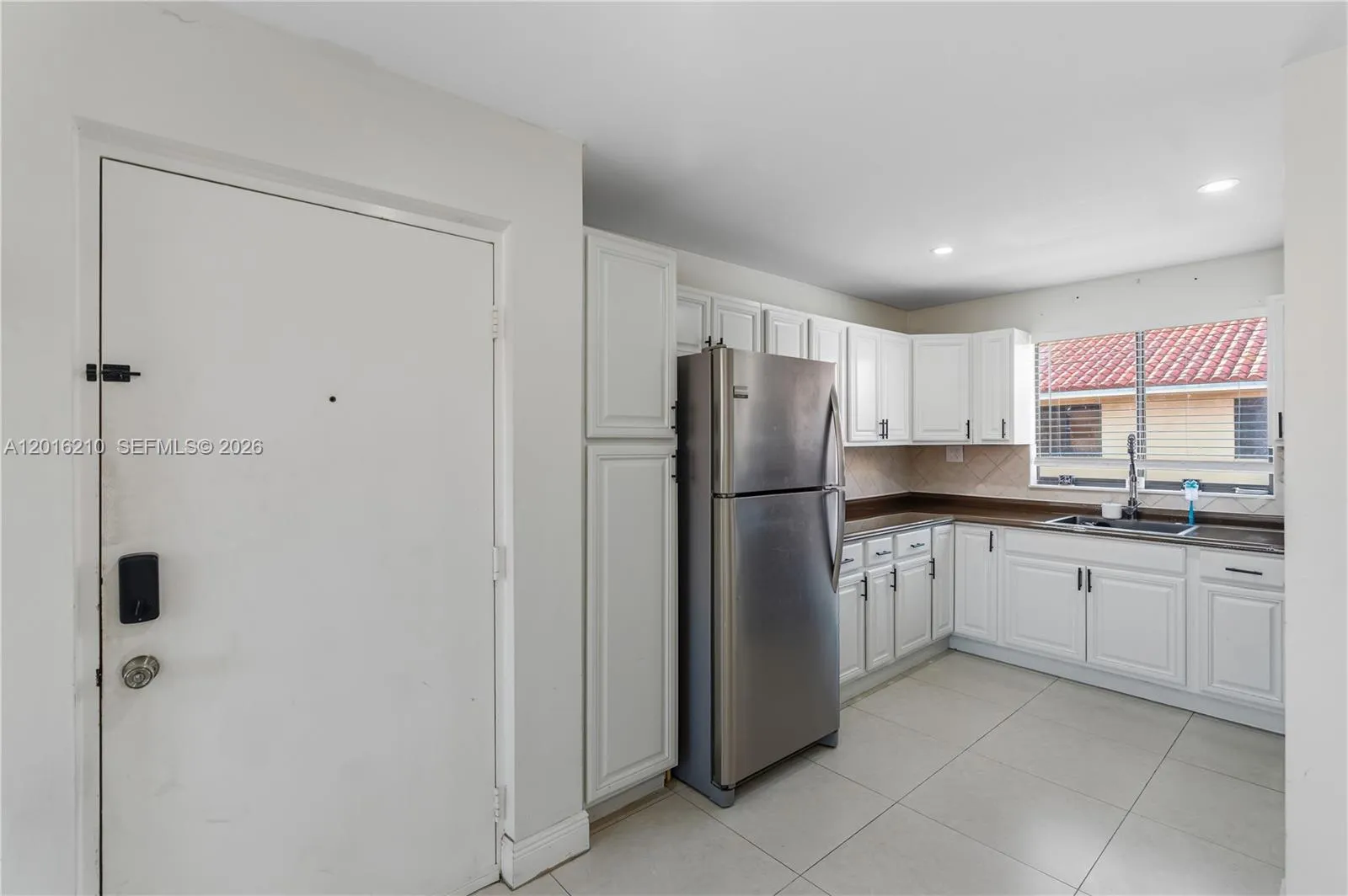 2735 W 60th Pl # 204, Hialeah FL 33016