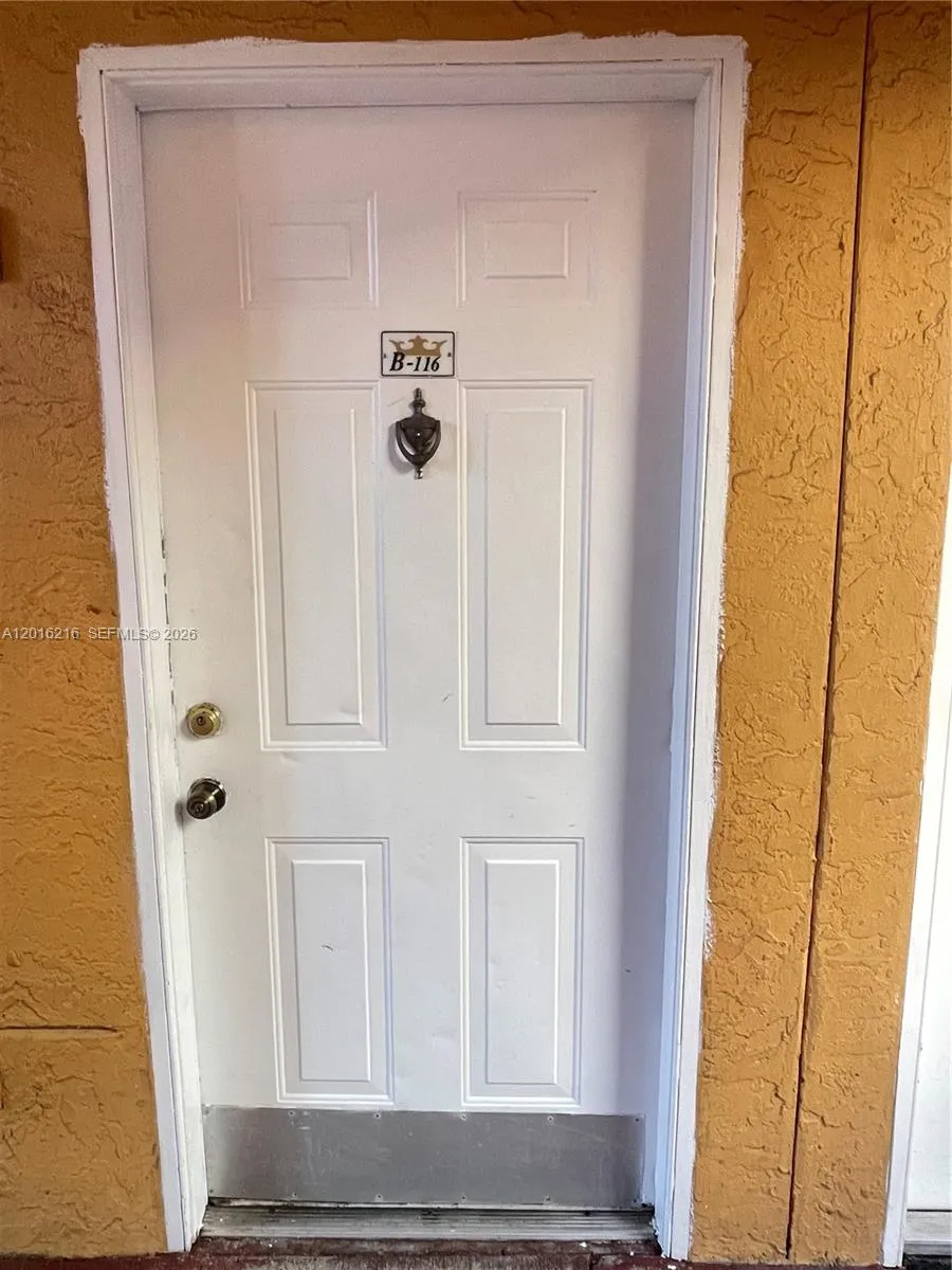 6255 Kendale Lakes Cir # 116, Miami FL 33183