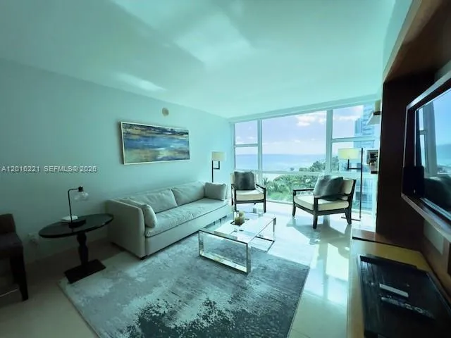 6801 Collins Ave # 718, Miami Beach FL 33141