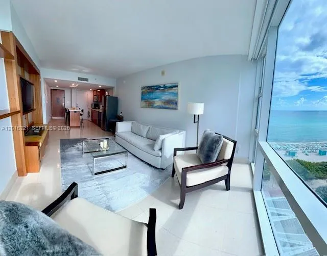 6801 Collins Ave # 718, Miami Beach FL 33141