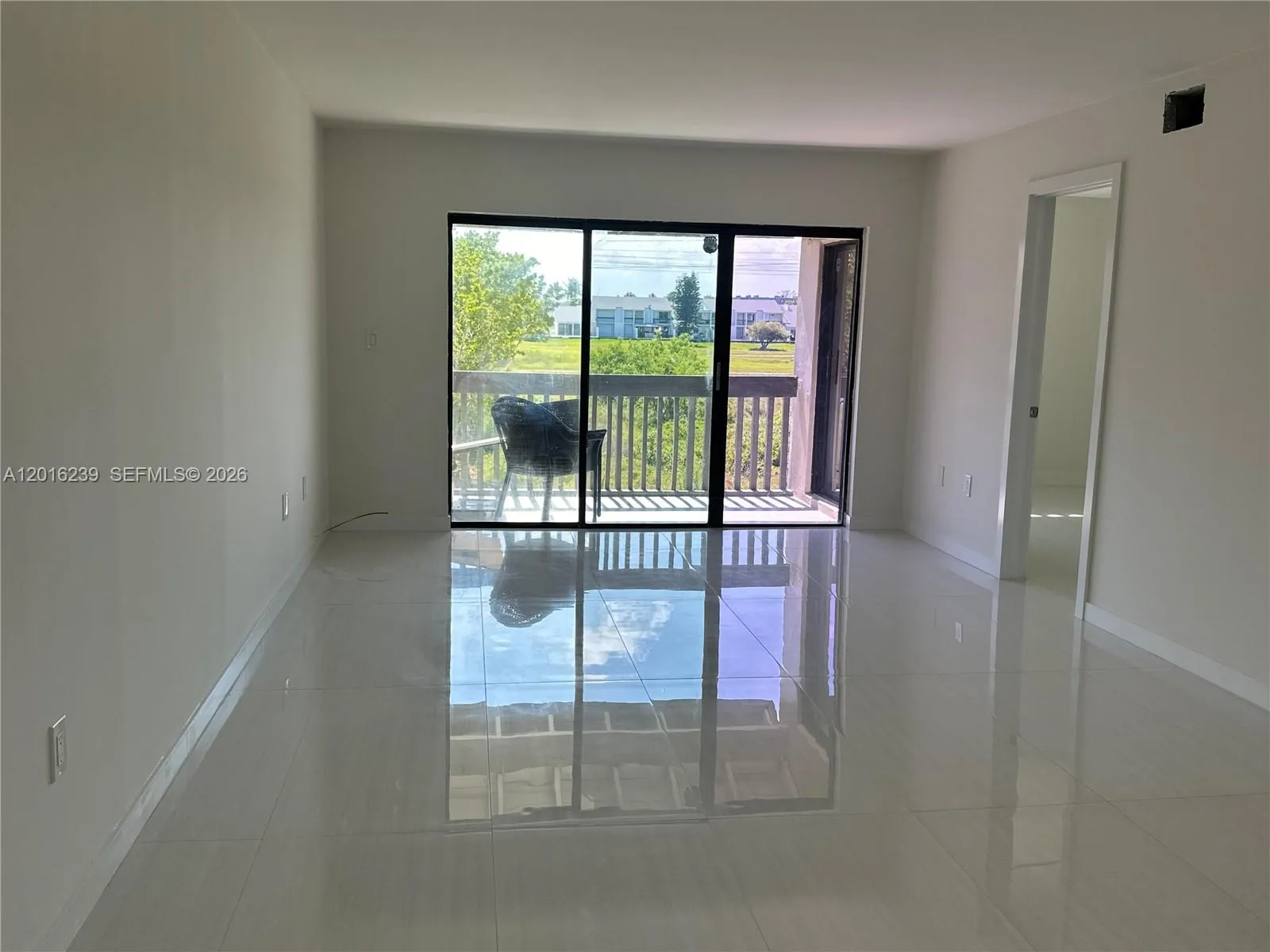 8879 Fontainebleau Blvd # 206, Miami FL 33172