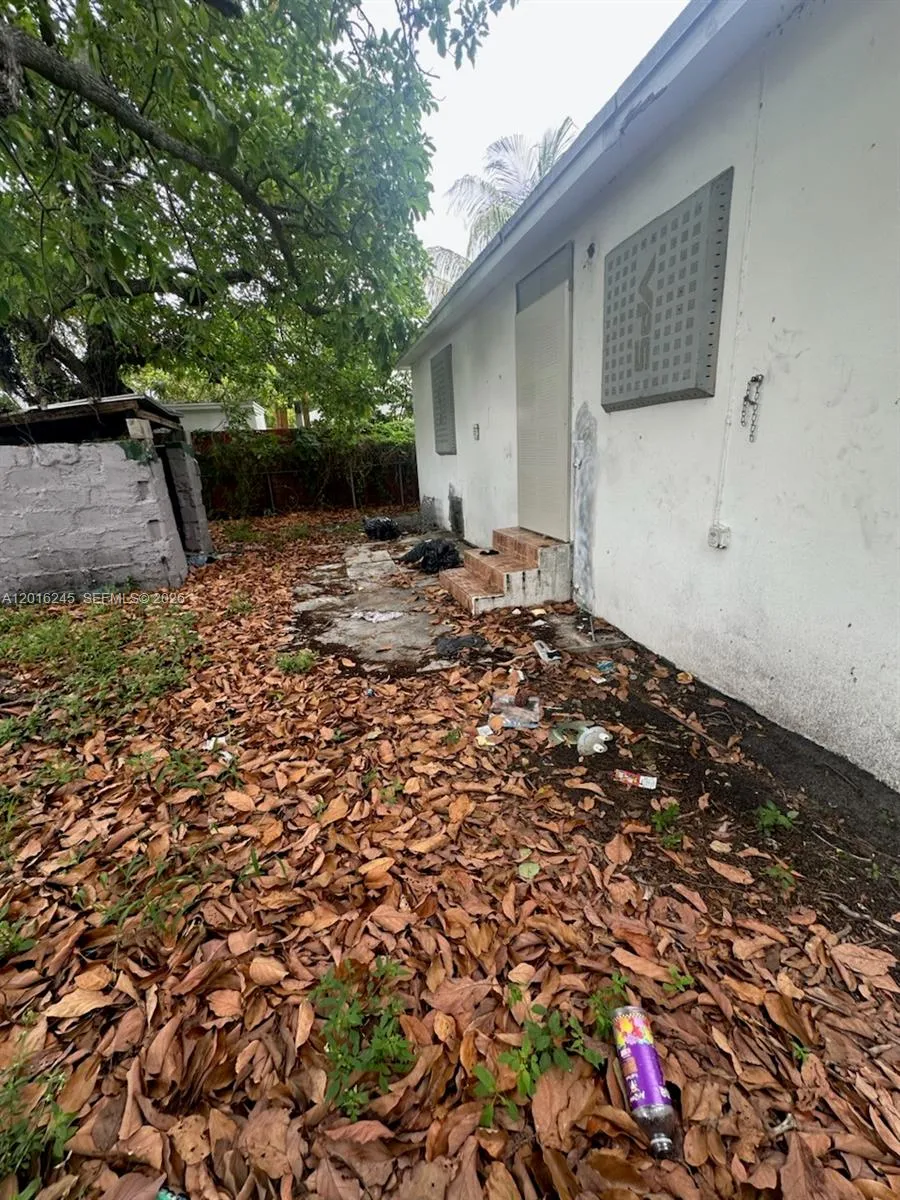 1891 NW 62nd Ter, Miami FL 33147