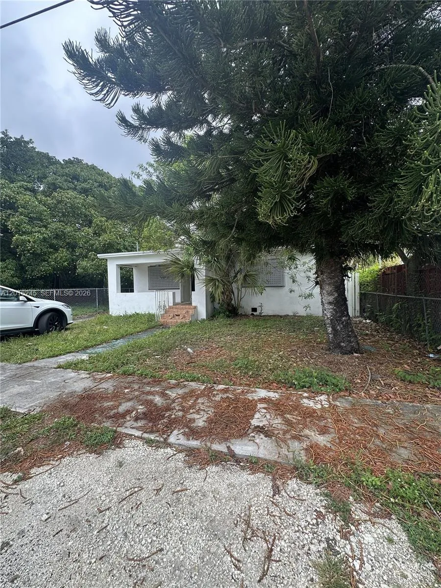 1891 NW 62nd Ter, Miami FL 33147