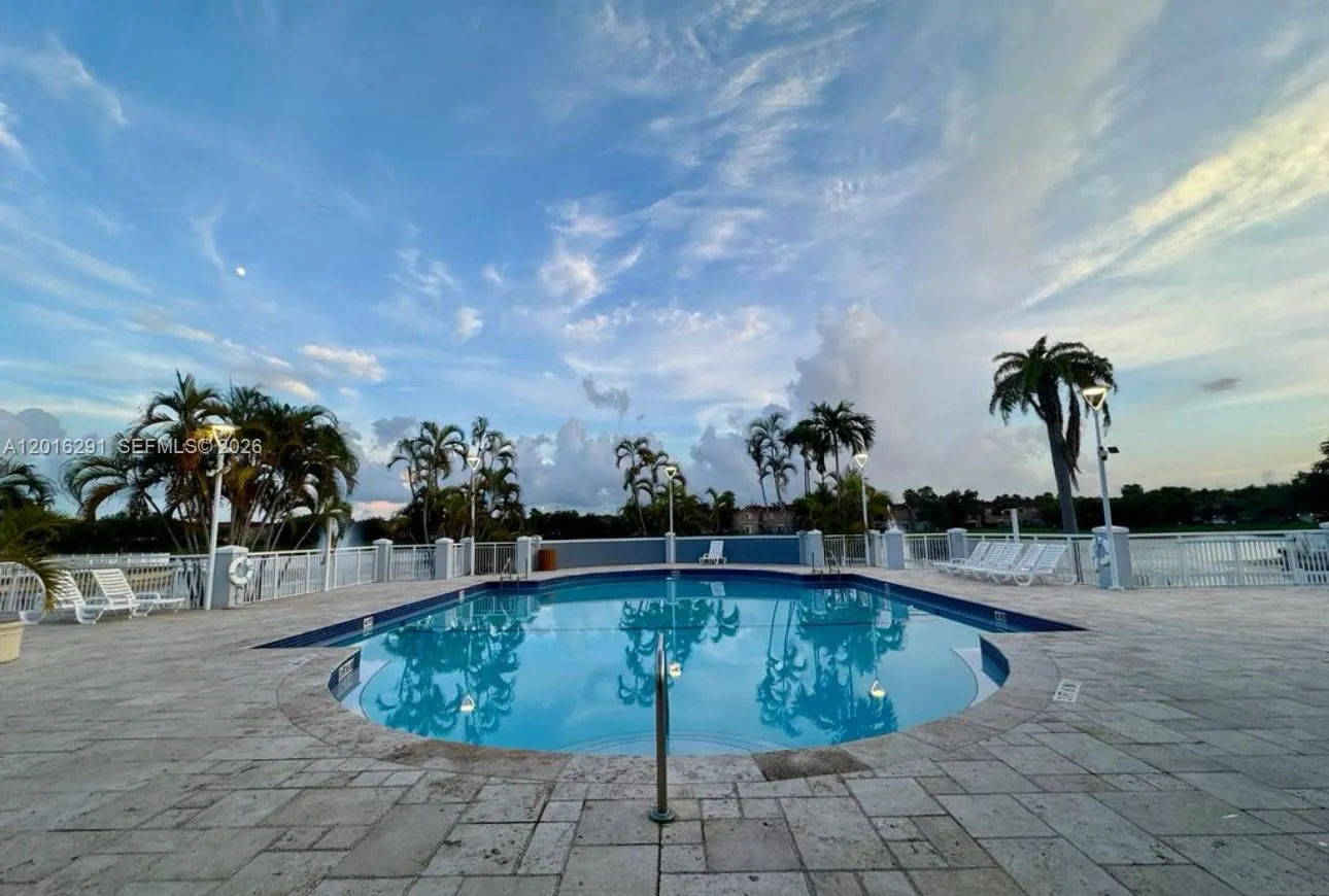 8520 SW 212th St # 203, Cutler Bay FL 33189