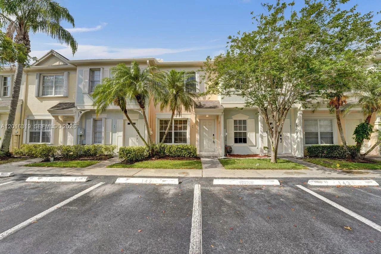 43 Simonton Cir, Weston FL 33326