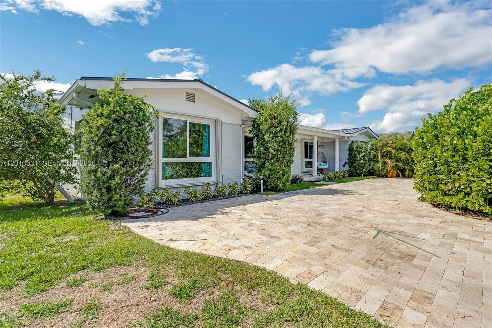 633 N Crescent Dr, Hollywood FL 33021
