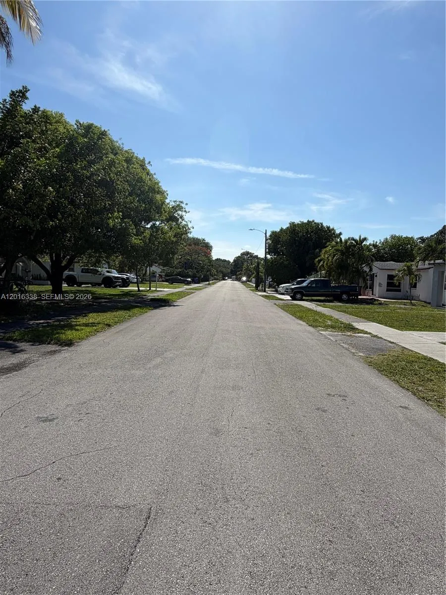 2711 Adams St, Hollywood FL 33020