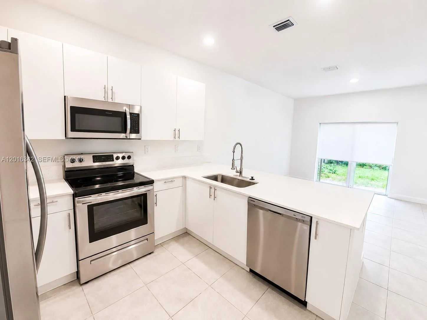 1050 SE 26th Ter, Homestead FL 33035