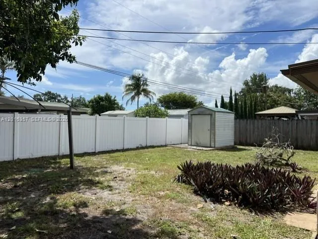 2201 N 57th Ave, Hollywood FL 33021