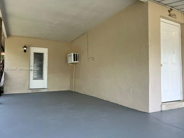 2201 N 57th Ave, Hollywood FL 33021