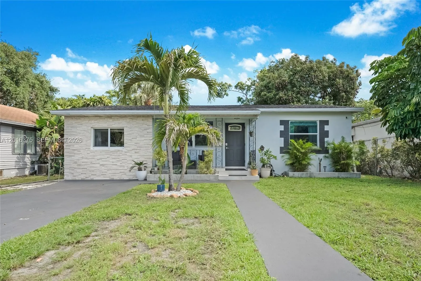 3 bedroom 1 bath for sale at 2747 Dewey St, Hollywood FL 33020