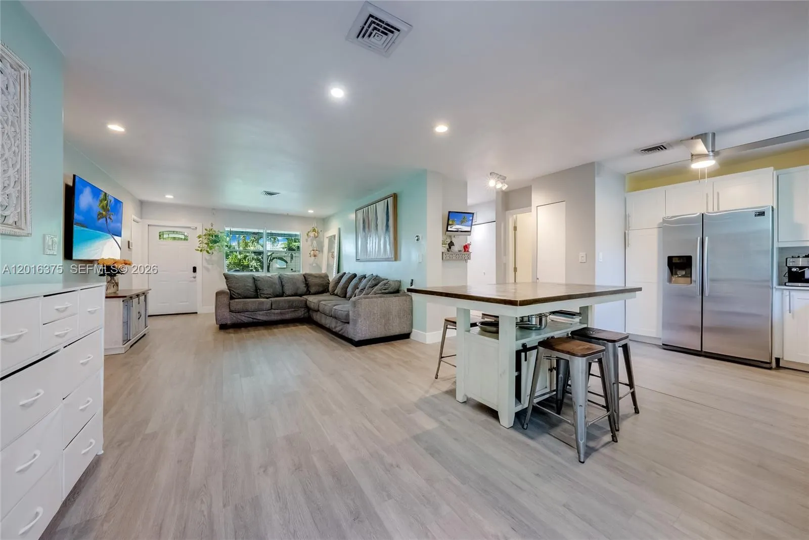 2747 Dewey St, Hollywood FL 33020
