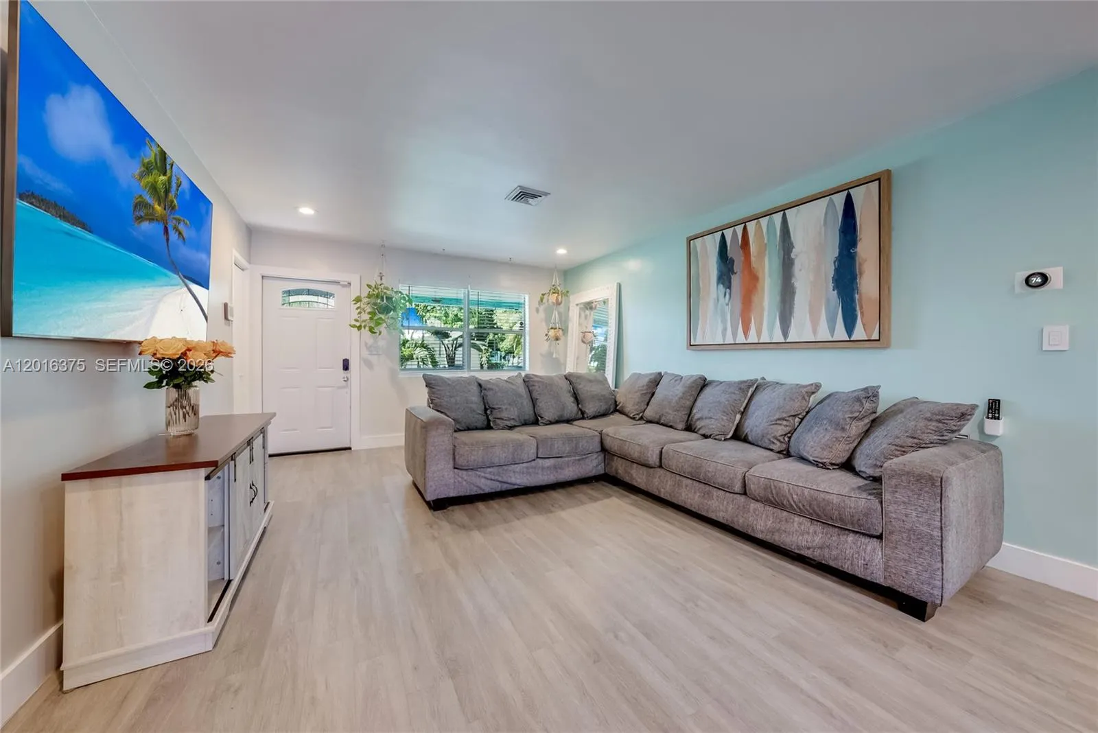 2747 Dewey St, Hollywood FL 33020