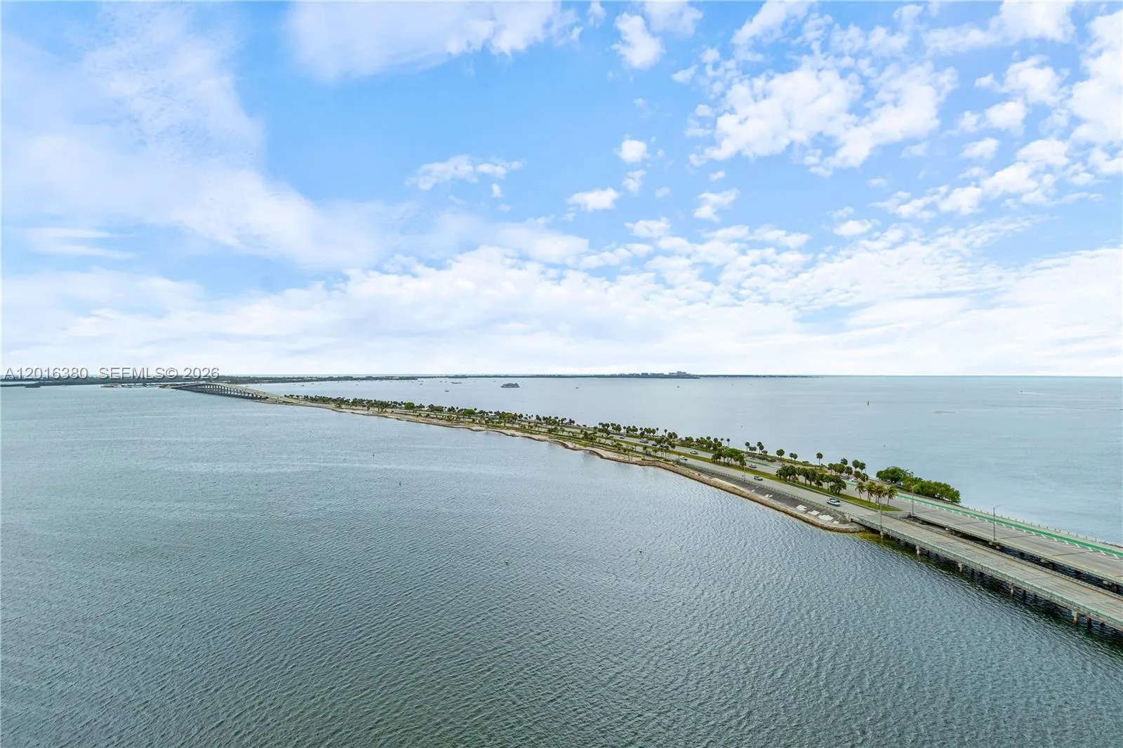 3 bedroom 3 bath for sale at 175 SE 25th road # 1601, Miami FL 33129