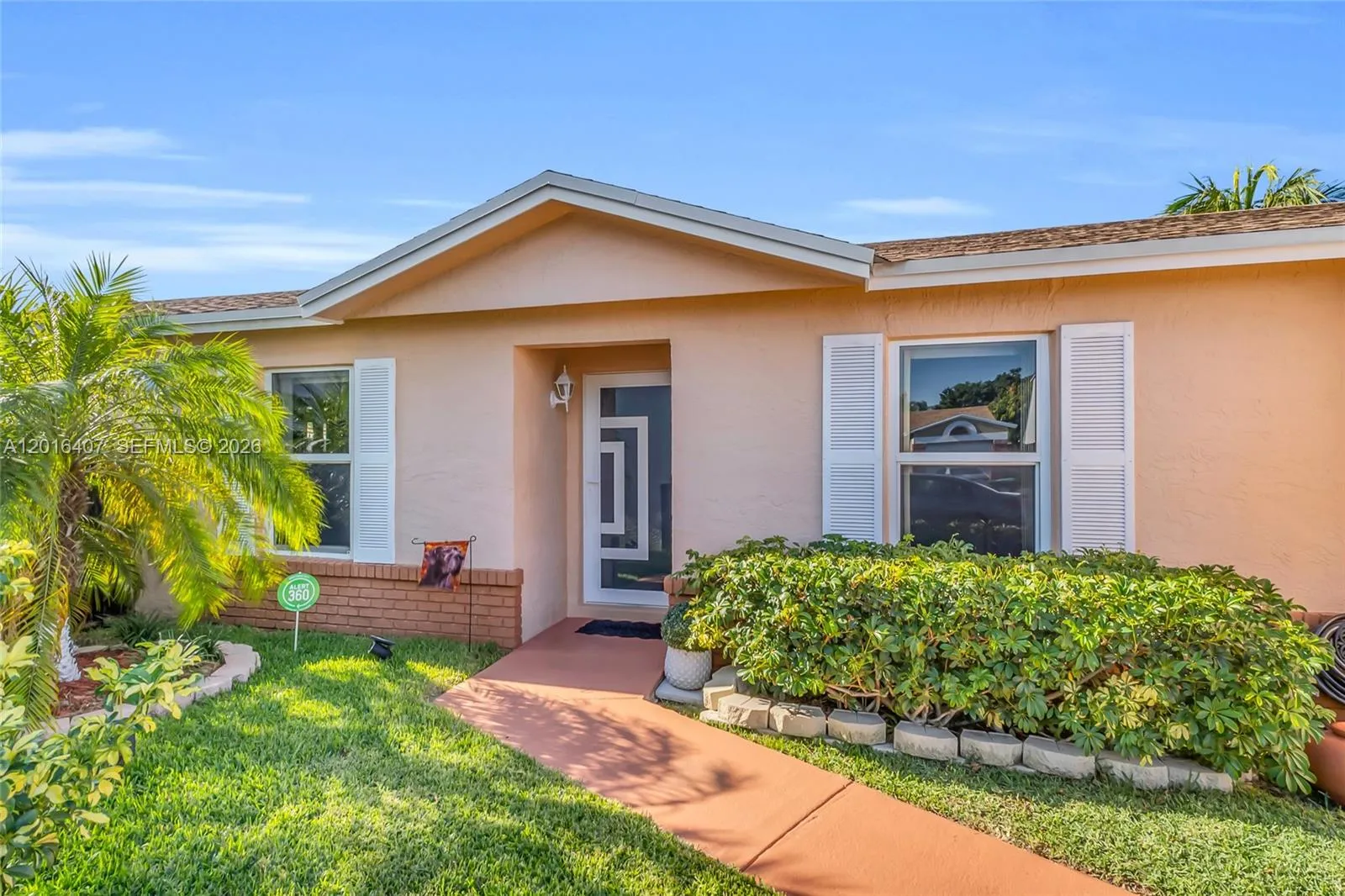 8266 NW 192nd Ter, Hialeah FL 33015