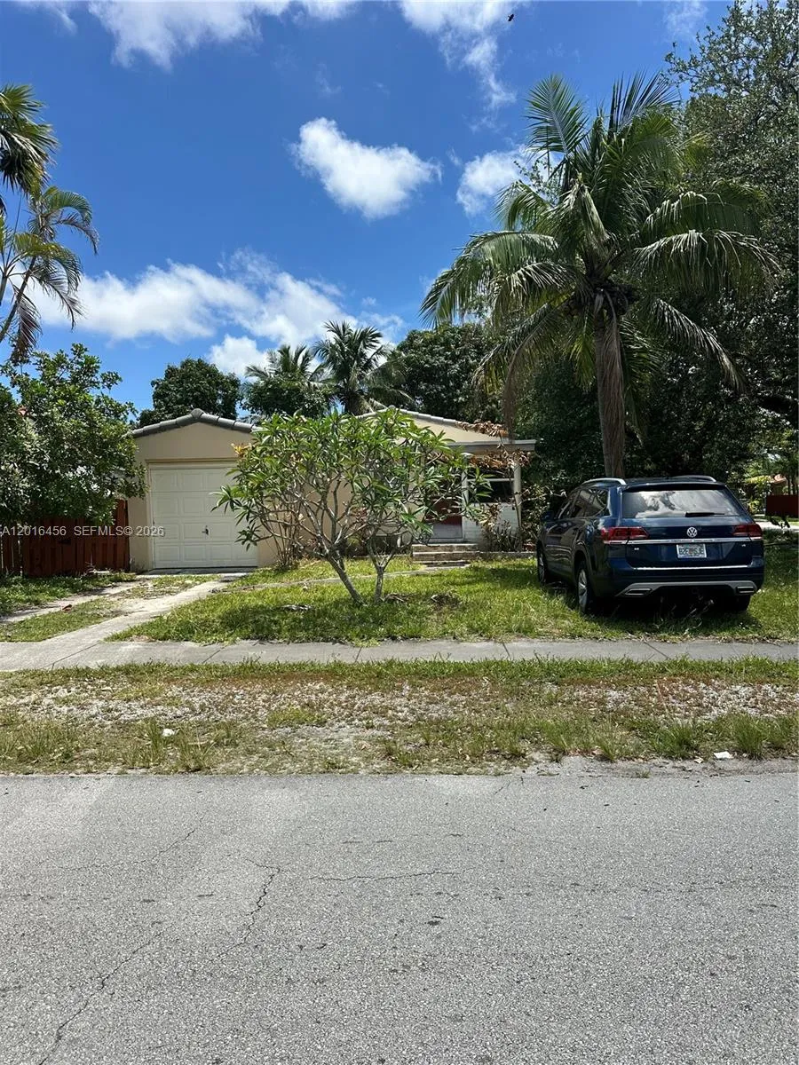 1427 N 26th Ave, Hollywood FL 33020