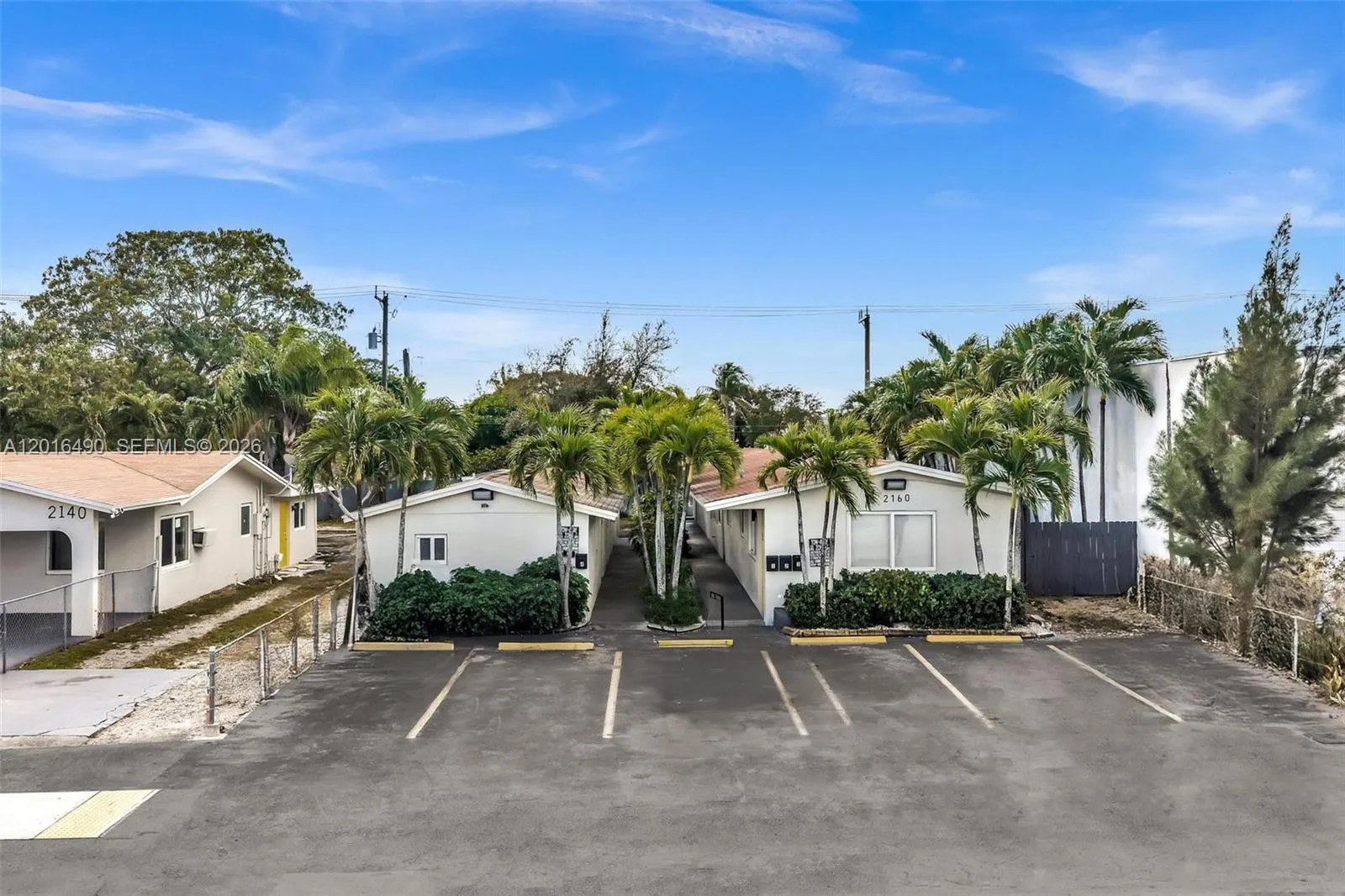 2140 NW 29th St, Oakland Park FL 33311