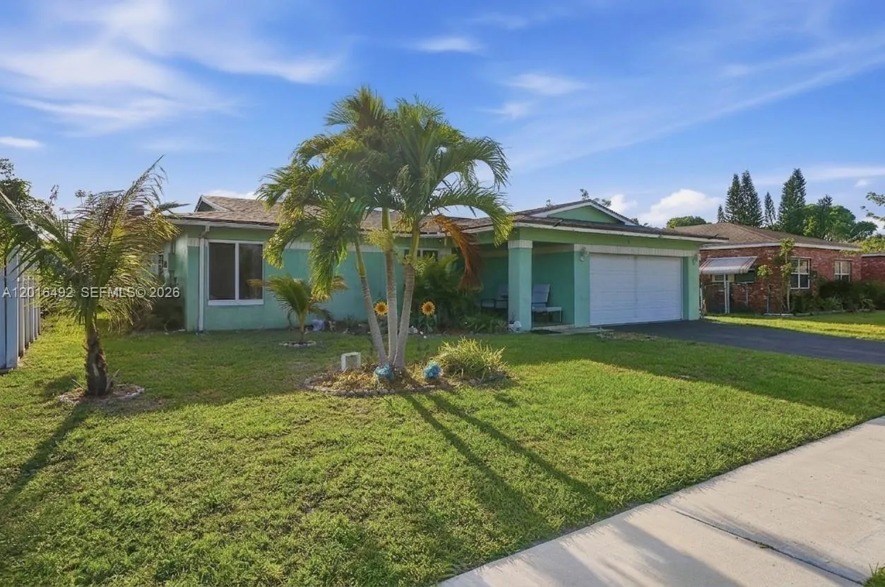 8271 NW 68th Ter, Tamarac FL 33321