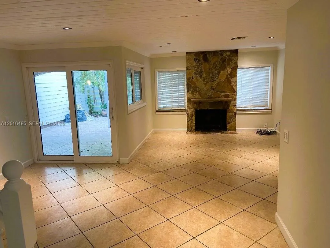 14551 SW 142nd Ct Cir, Miami FL 33186