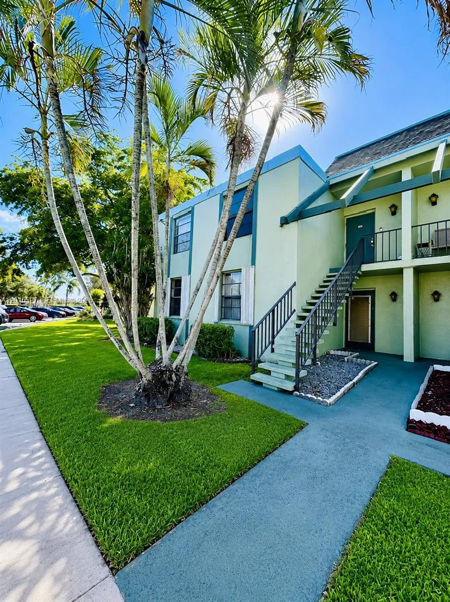 7396 NW 18th St # 101, Margate FL 33063