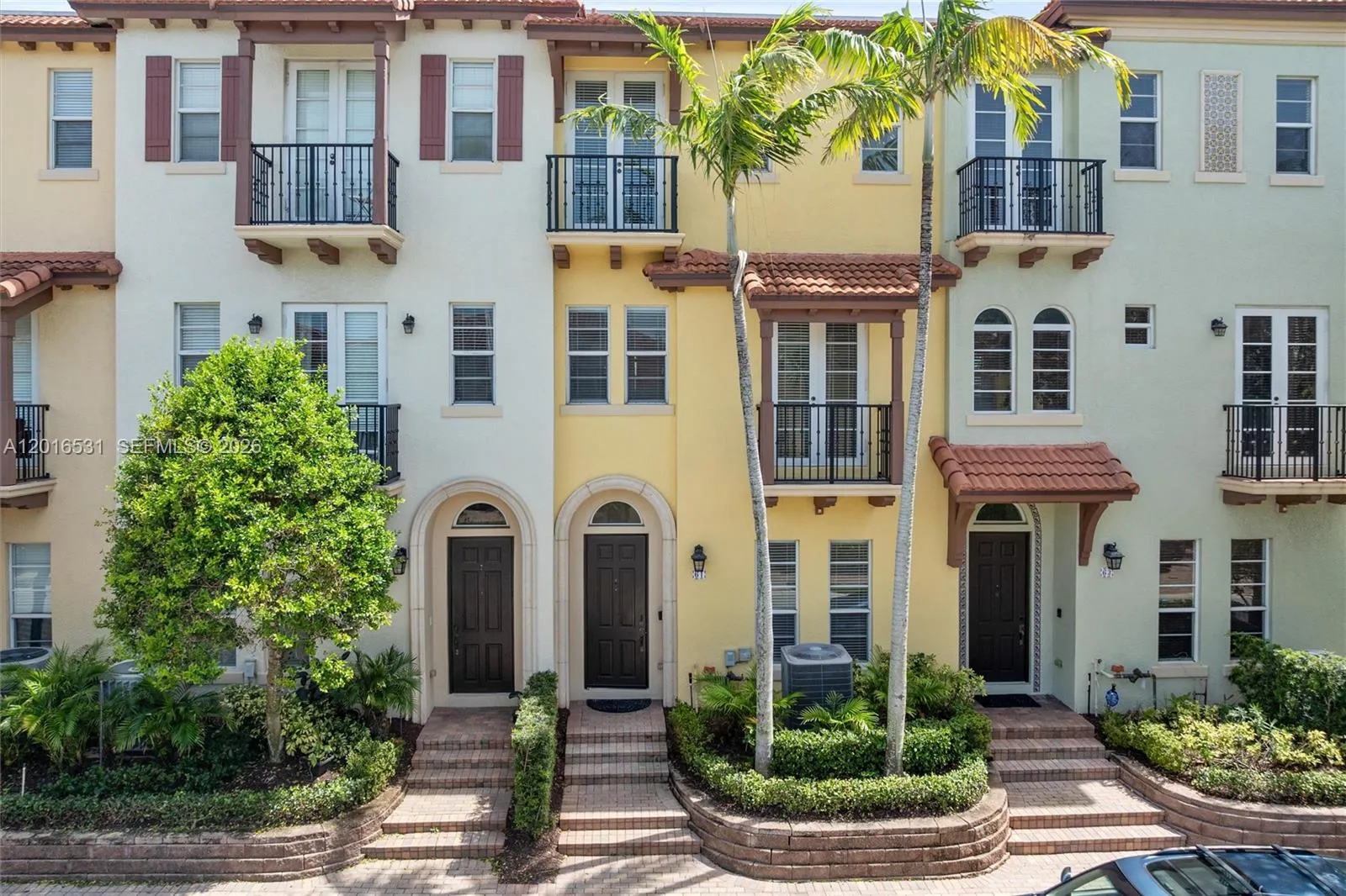 61 Via Floresta Dr, Boca Raton FL 33487