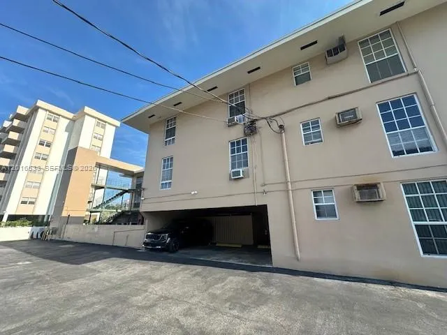 1400 S Douglas Rd # 14, Coral Gables FL 33134