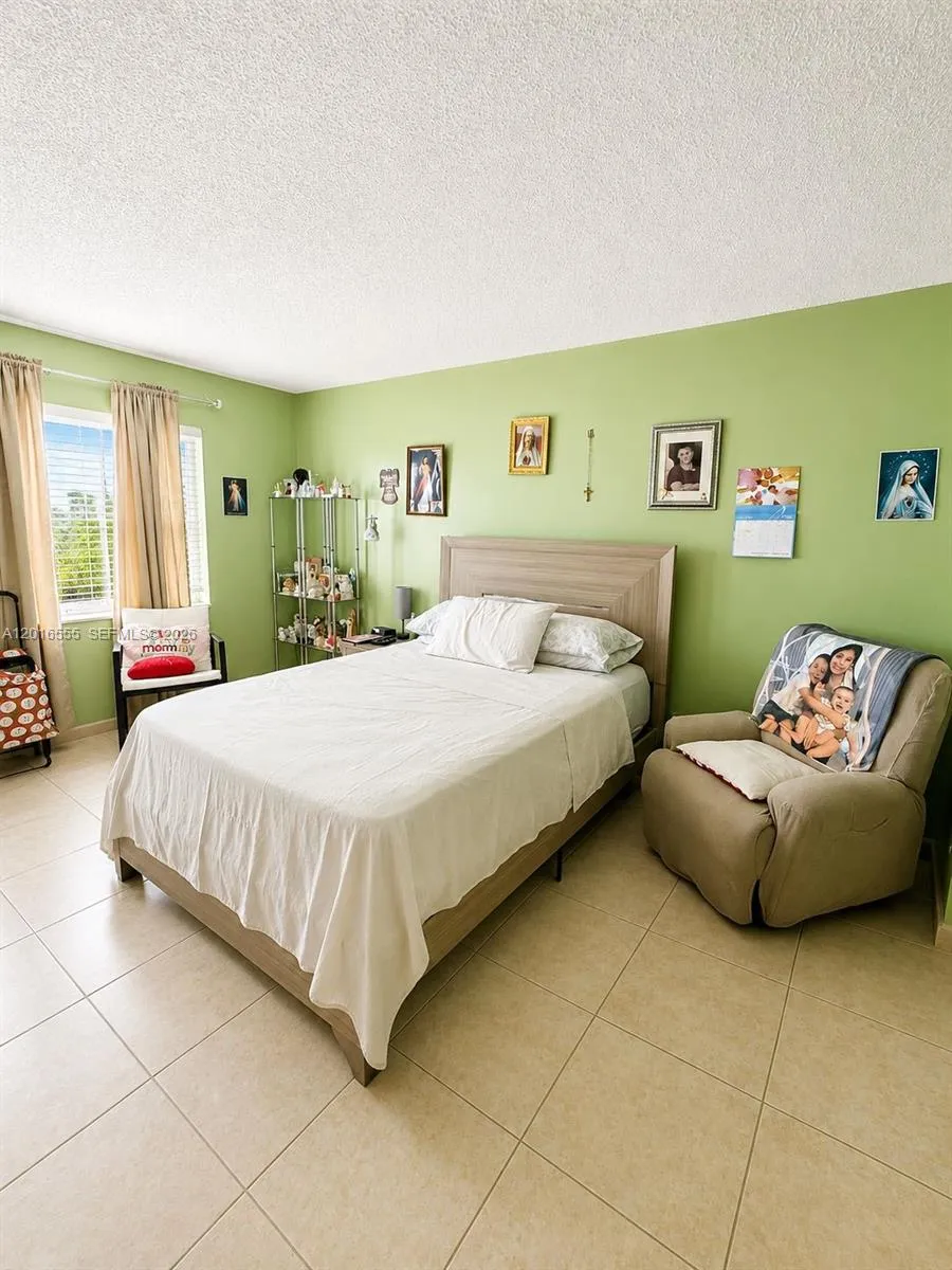 9800 Sunrise Lakes Blvd # 202, Sunrise FL 33322