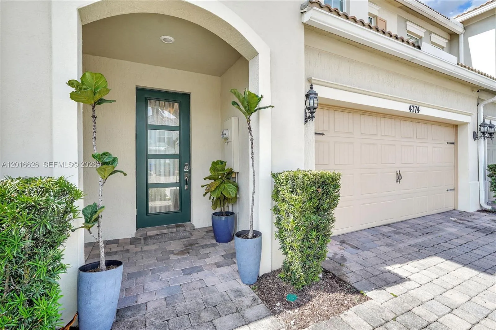 4774 Eucalyptus Dr, Hollywood FL 33021