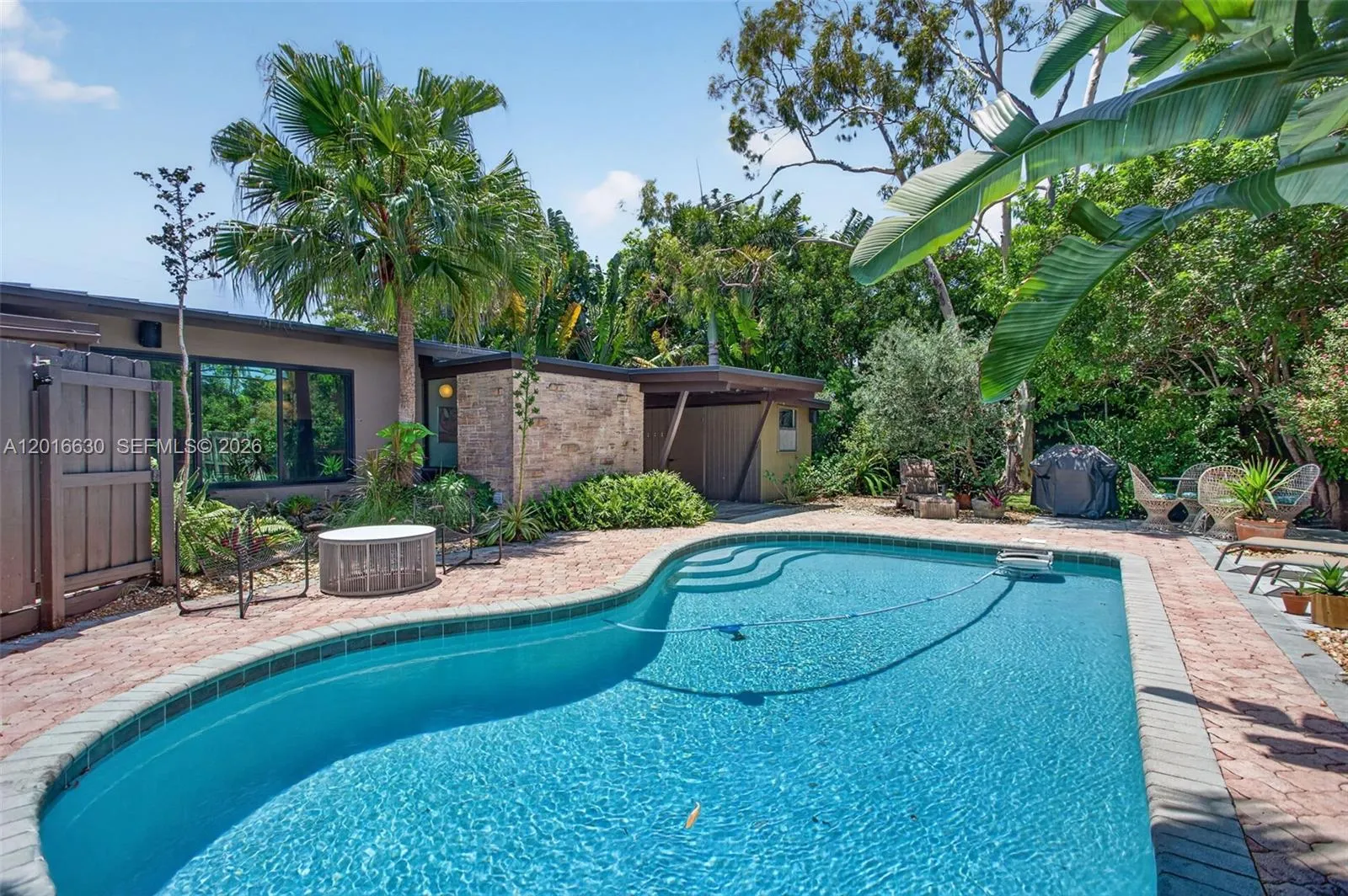 3781 NE 13th Ave, Oakland Park FL 33334