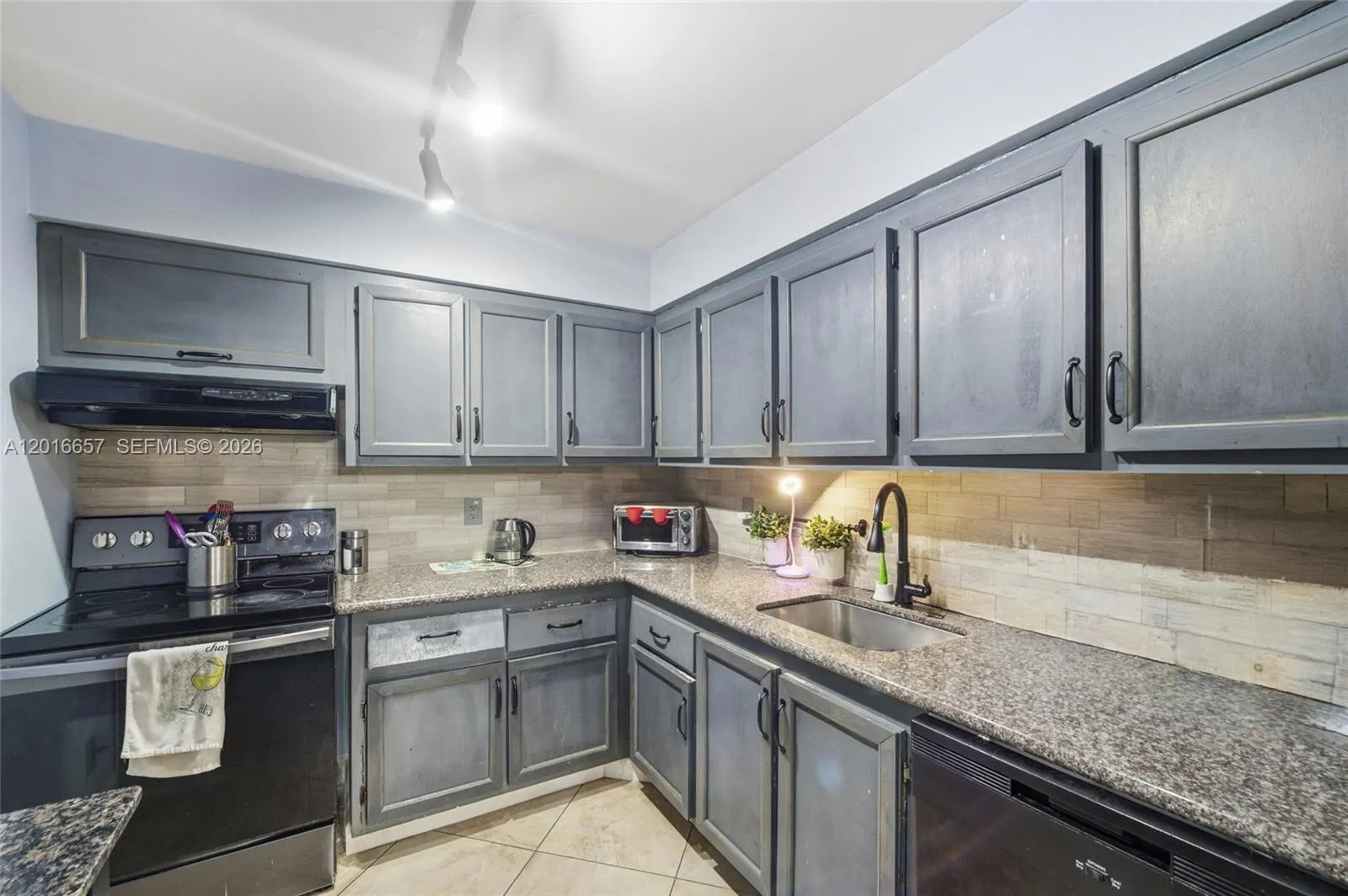 6195 Rock Island Rd # 511, Tamarac FL 33319