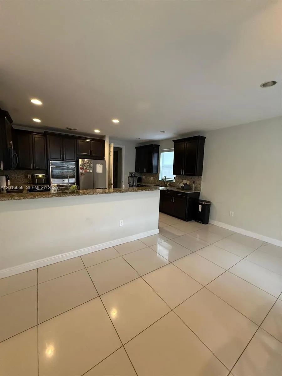 9845 NW 86th Ter, Doral FL 33178