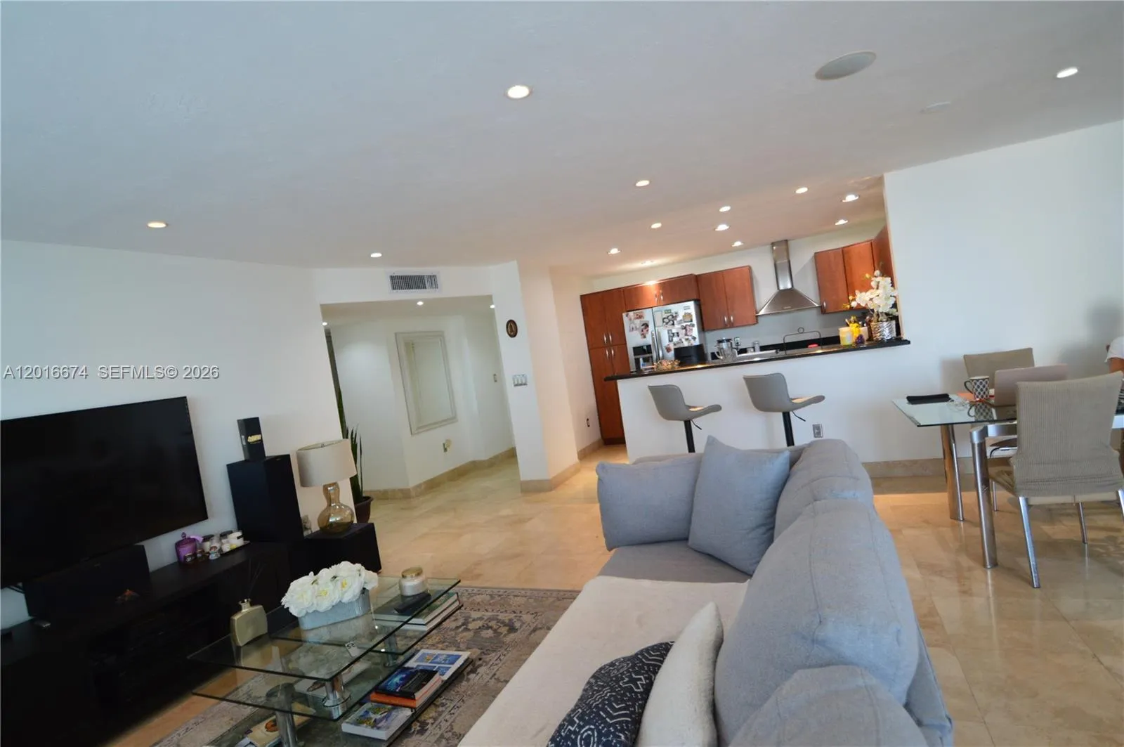 2780 NE 183rd St, Aventura FL 33160