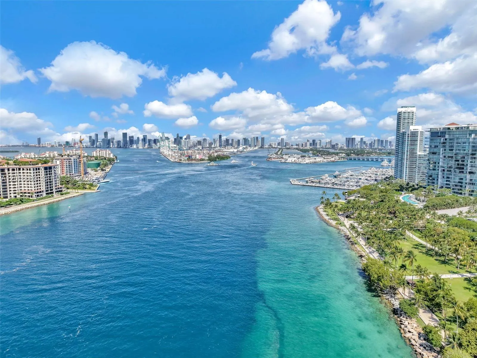 100 S Pointe Dr # 801, Miami Beach FL 33139