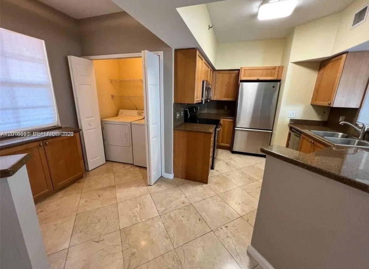 3255 NE 184th St # 12511, Aventura FL 33160