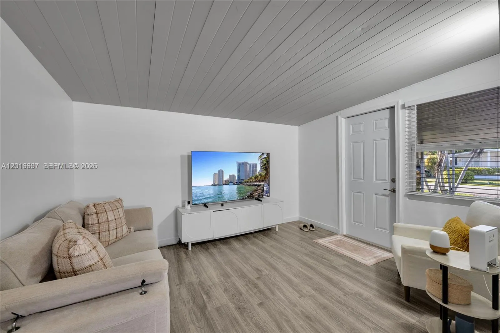 2148 SW 52nd St, Dania Beach FL 33312