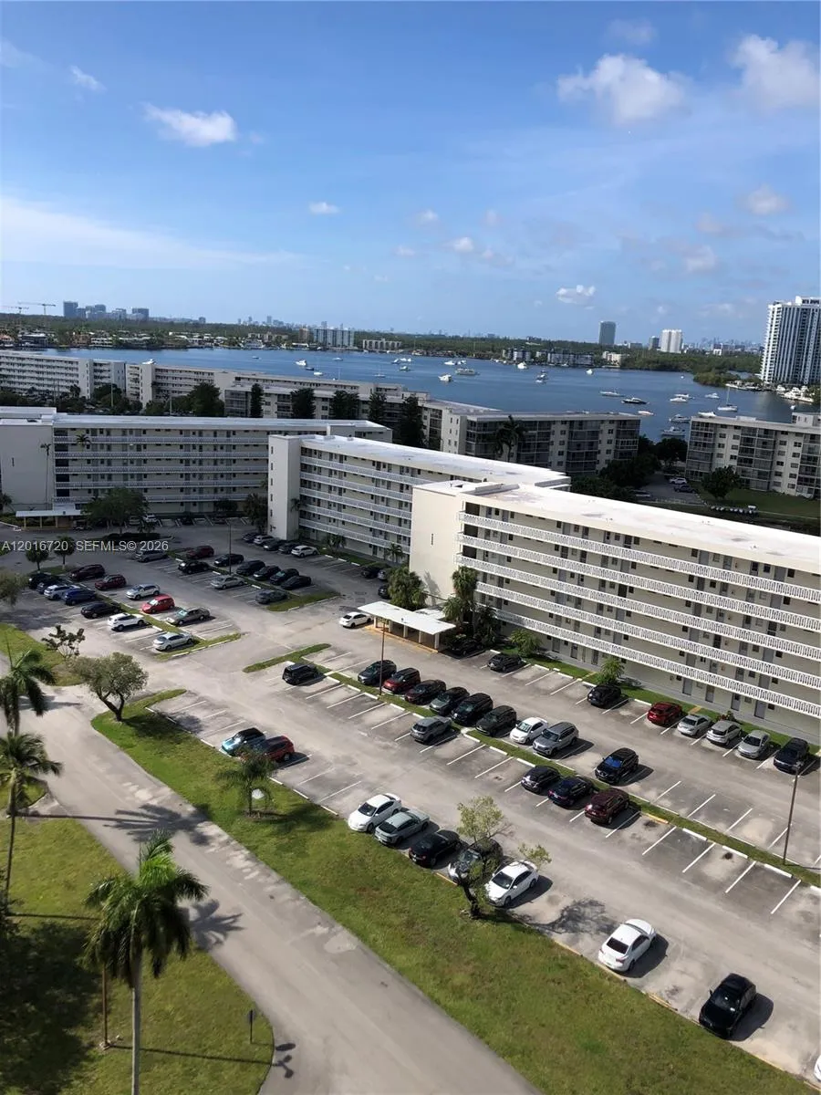 18011 Biscayne Blvd # 1405, Aventura FL 33160