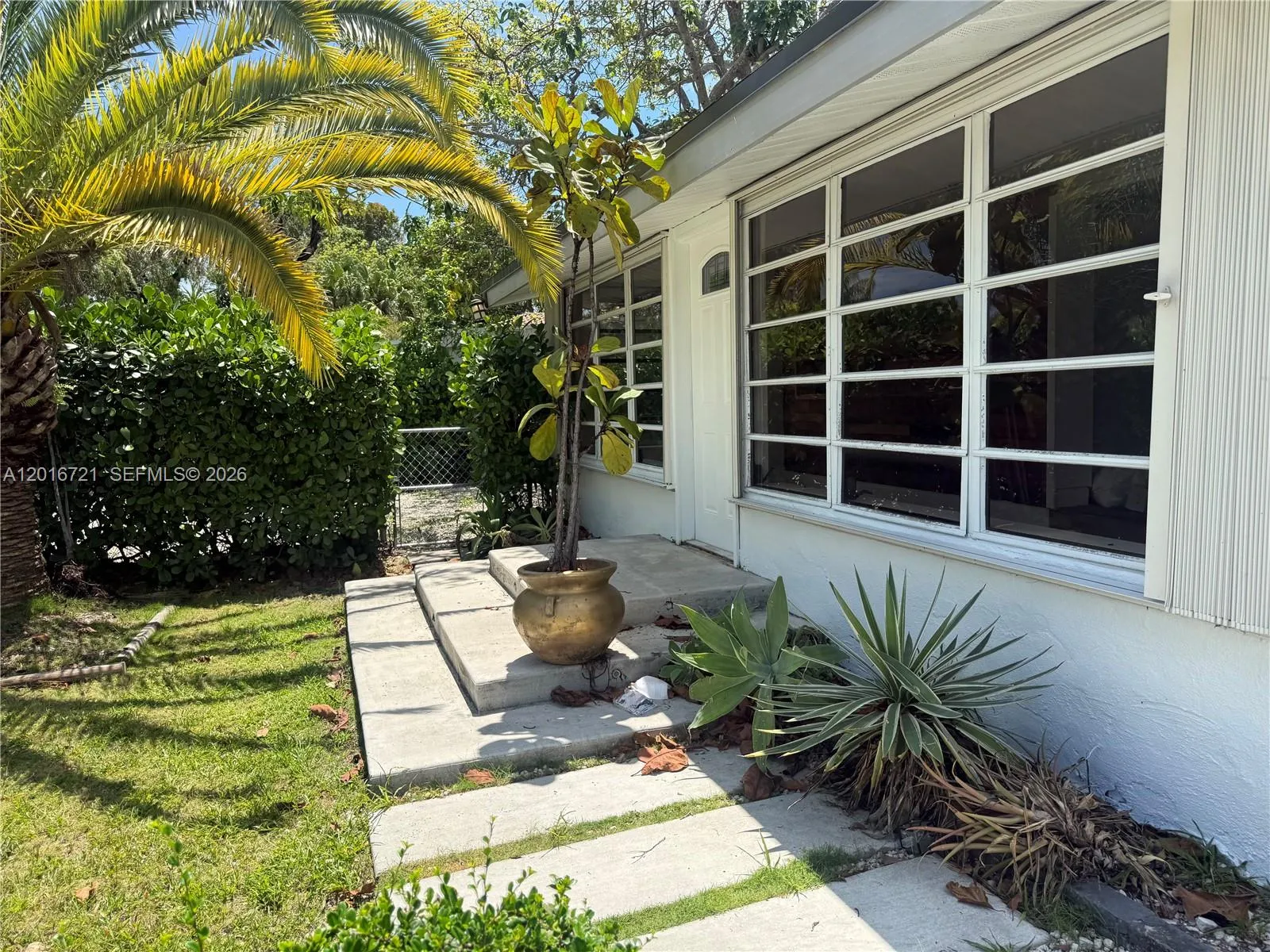 9040 SW 156th St, Palmetto Bay FL 33157