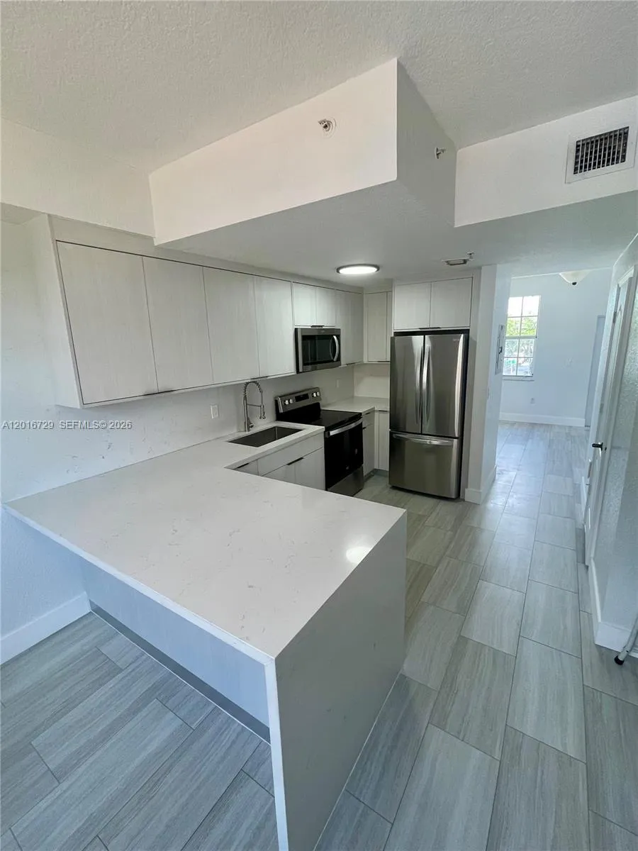 77 E 4th St # A212, Hialeah FL 33010